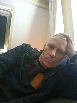 Snapshot of Snarfjes chatting on 01-15-25, 12:47 Snarfjes online show from 01-15-25, 12:47