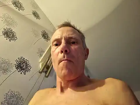 Snapshot of Snarfjes chatting on 12-28-24, 06:49 Snarfjes online show from 12-28-24, 06:49