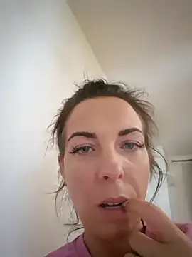 Almmaxxxx online show from 10-30-25, 04:59