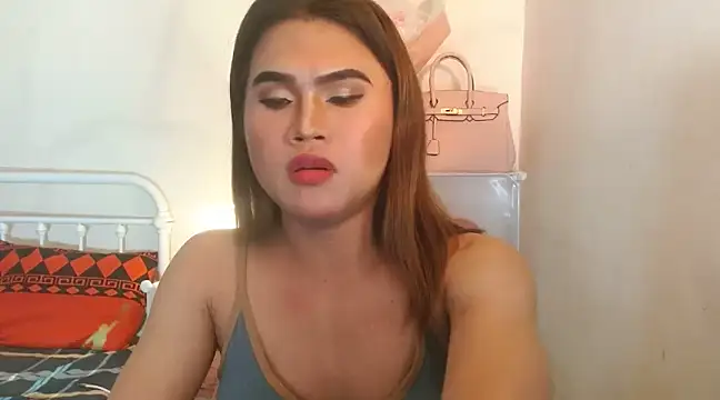 Snapshot of JustineBIGCUM chatting on 02-07-25, 01:43 JustineBIGCUM online show from 02-07-25, 01:43