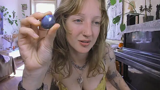 Snapshot of Miranda2_0 chatting on 09-23-25, 07:37 Miranda2 0 online show from 09-23-25, 07:37