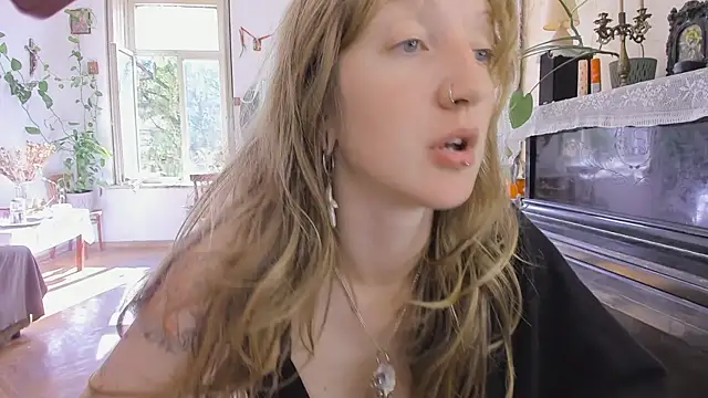 Snapshot of Miranda2_0 chatting on 09-20-25, 06:40 Miranda2 0 online show from 09-20-25, 06:40