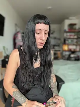 Snapshot of samisamsx chatting on 10-17-25, 04:20 samisamsx online show from 10-17-25, 04:20