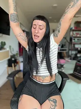 Snapshot of samisamsx chatting on 10-20-25, 05:13 samisamsx online show from 10-20-25, 05:13