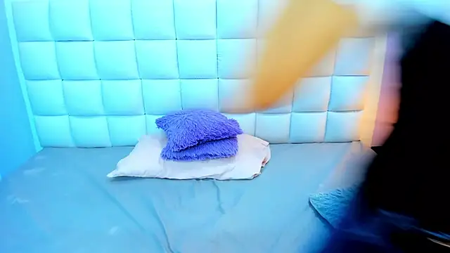 teresasroom  online show from 03-11-26, 01:38