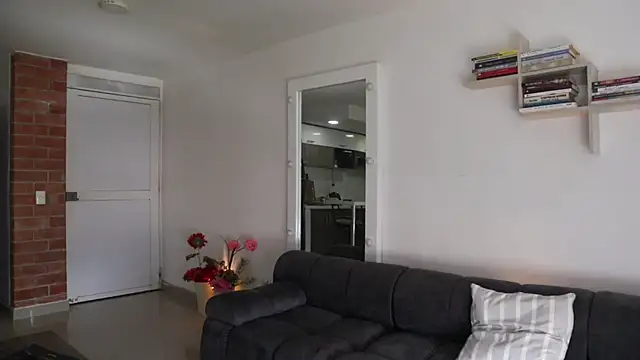  Vahos  online show from 11-04-25, 05:28