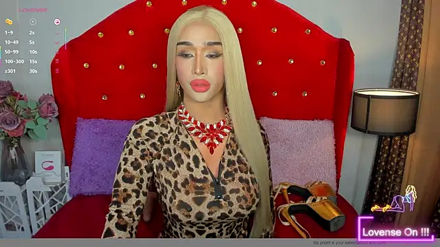 Snapshot of TranSEXUALDIVA chatting on 09-21-25, 06:02 TranSEXUALDIVA online show from 09-21-25, 06:02