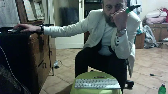 Snapshot of SsdobermannsS chatting on 04-29-26, 02:16 SsdobermannsS online show from 04-29-26, 02:16