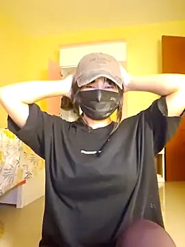 Latin summer online show from 11-25-25, 03:40