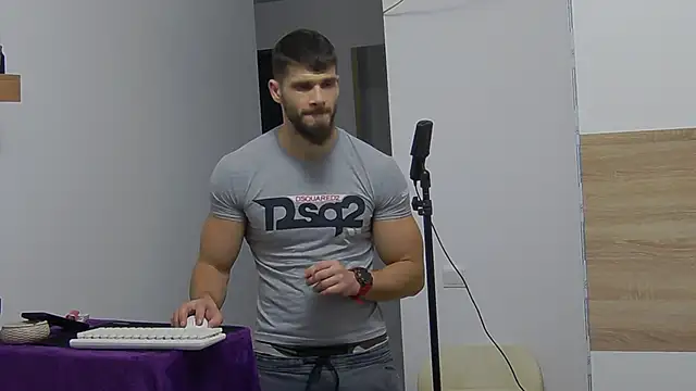 Snapshot of MauroTwin chatting on 02-01-25, 06:19 MauroTwin online show from 02-01-25, 06:19