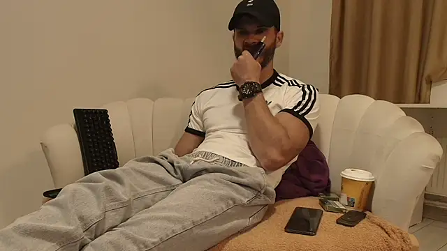 Snapshot of MauroTwin chatting on 05-16-26, 06:51 MauroTwin online show from 05-16-26, 06:51