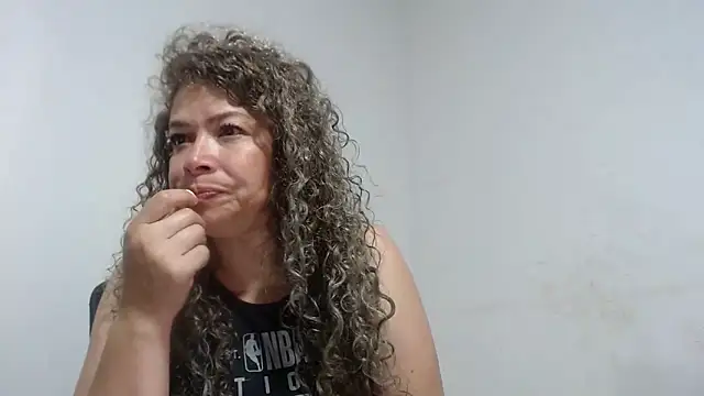 dalilasquirt1 online show from 10-21-25, 11:31