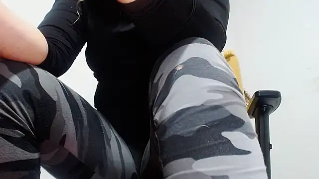 dalilasquirt1 online show from 10-25-25, 11:42