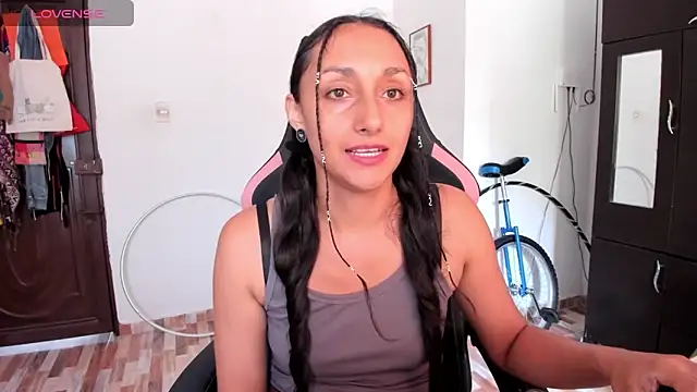 Snapshot of adrena_10 chatting on 05-12-26, 04:35 adrena 10 online show from 05-12-26, 04:35