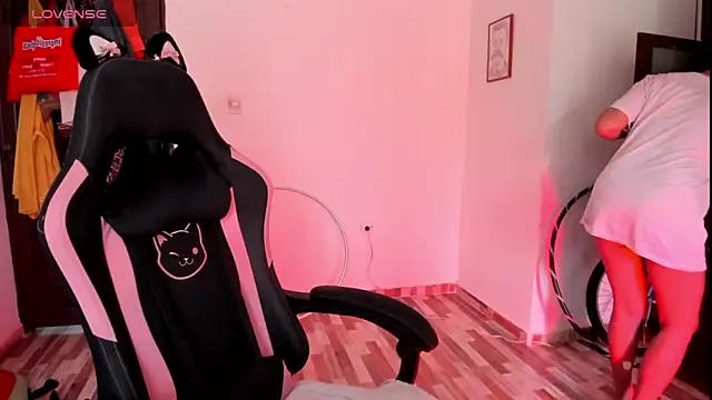 adrena 10 online show from 04-18-26, 02:30