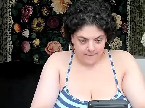 Snapshot of Exotic-Melons chatting on 10-24-25, 04:50 Exotic-Melons online show from 10-24-25, 04:50