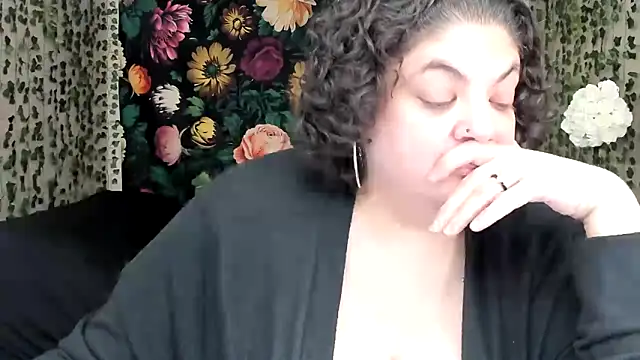 Exotic-Melons online show from 05-03-26, 08:12