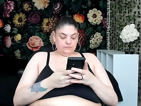 Snapshot of Exotic-Melons chatting on 05-16-26, 10:42 Exotic-Melons online show from 05-16-26, 10:42