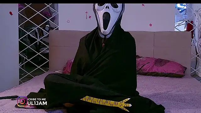 Snapshot of juli_jam chatting on 10-31-25, 09:00 juli jam online show from 10-31-25, 09:00