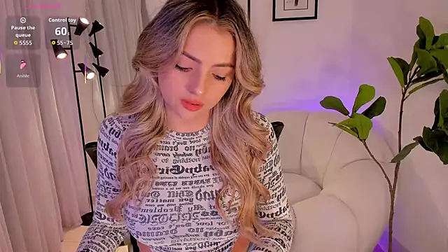 AmyWood online show from 12-20-25, 03:26