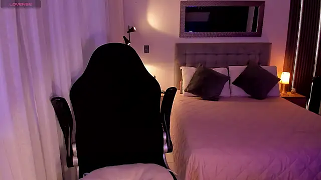 AmyWood online show from 10-02-25, 01:25