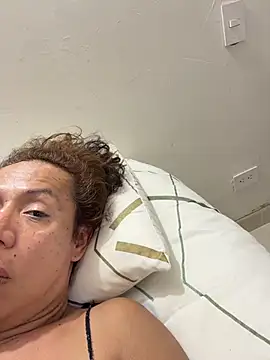 YOURSDEBORA online show from 04-20-26, 11:39