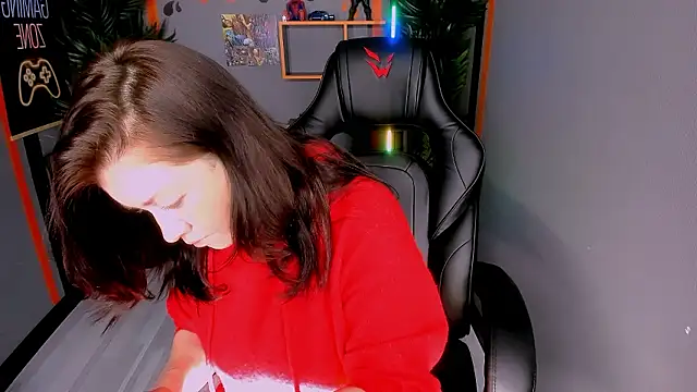 Snapshot of AnaMills chatting on 02-16-26, 10:03 AnaMills online show from 02-16-26, 10:03