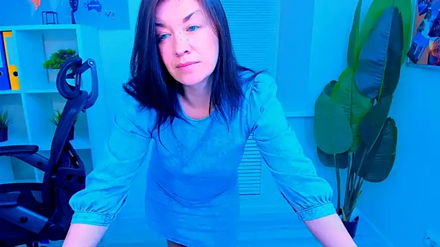 Snapshot of AnaMills chatting on 05-21-26, 10:23 AnaMills online show from 05-21-26, 10:23