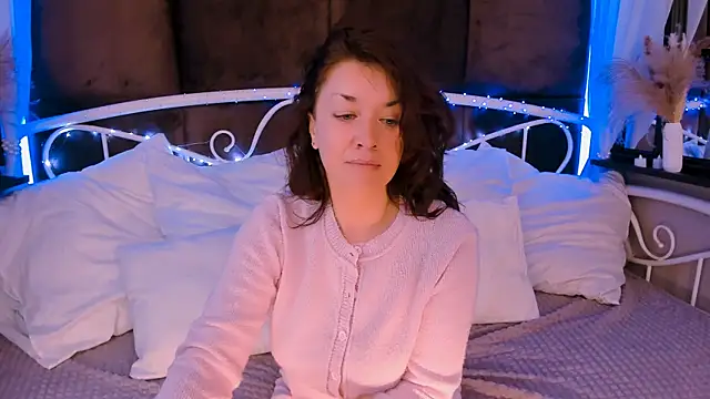 AnaMills online show from 12-20-25, 10:07