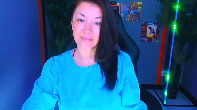Snapshot of AnaMills chatting on 05-14-26, 10:01 AnaMills online show from 05-14-26, 10:01