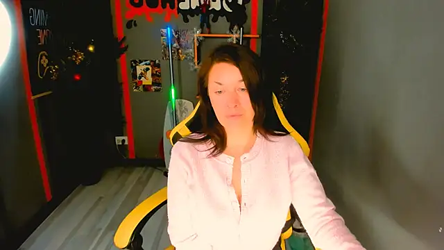 AnaMills online show from 12-15-25, 10:10