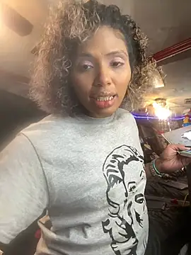 LiaNicolePink online show from 12-30-24, 11:49