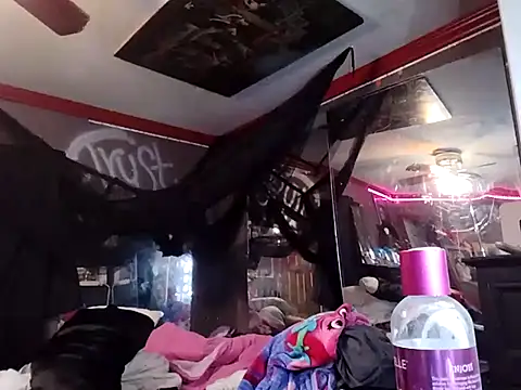 LiaNicolePink online show from 12-31-24, 10:23