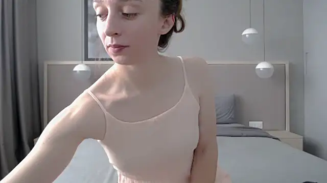 ShySchoolGirl online show from 09-16-25, 10:16