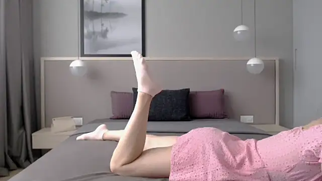 ShySchoolGirl online show from 09-27-25, 08:53