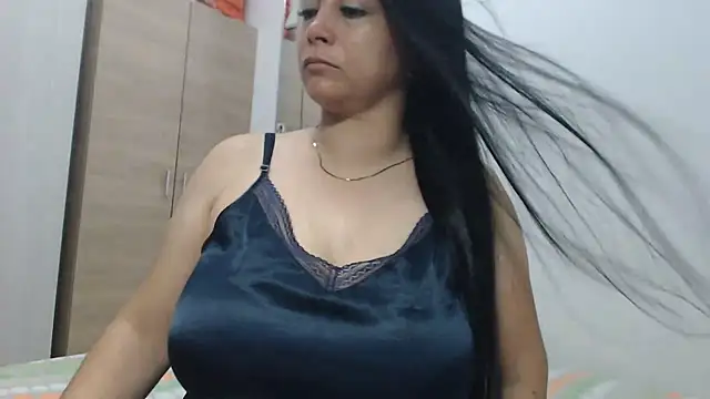 camilahot23 online show from 09-18-25, 01:19