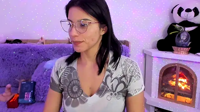 Snapshot of Arenne_rouse chatting on 01-21-25, 10:41 Arenne rouse online show from 01-21-25, 10:41