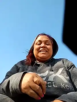 Snapshot of THEBEDroomdoOR chatting on 10-28-25, 08:30 THEBEDroomdoOR online show from 10-28-25, 08:30