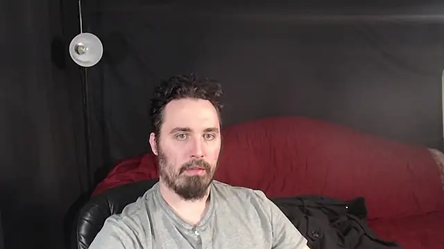 Snapshot of Metalstud chatting on 03-09-25, 12:31 Metalstud online show from 03-09-25, 12:31