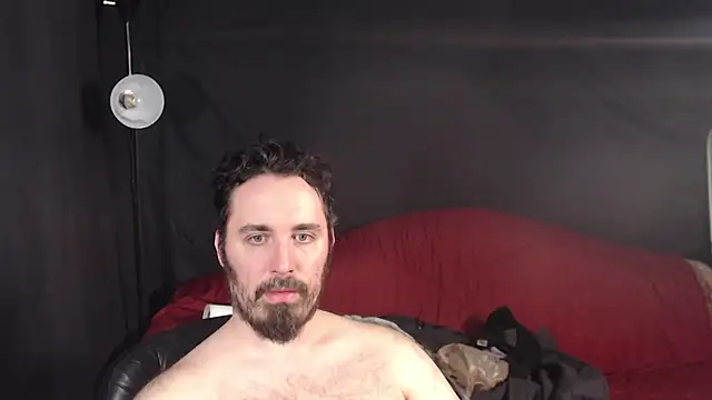 Snapshot of Metalstud chatting on 03-10-25, 05:33 Metalstud online show from 03-10-25, 05:33