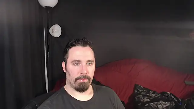 Snapshot of Metalstud chatting on 02-07-25, 03:23 Metalstud online show from 02-07-25, 03:23