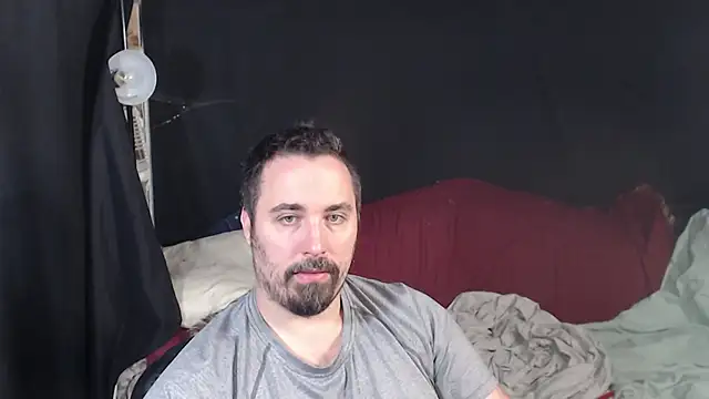 Snapshot of Metalstud chatting on 10-11-25, 05:25 Metalstud online show from 10-11-25, 05:25