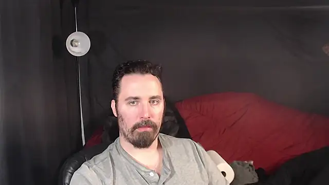 Snapshot of Metalstud chatting on 02-21-25, 02:17 Metalstud online show from 02-21-25, 02:17