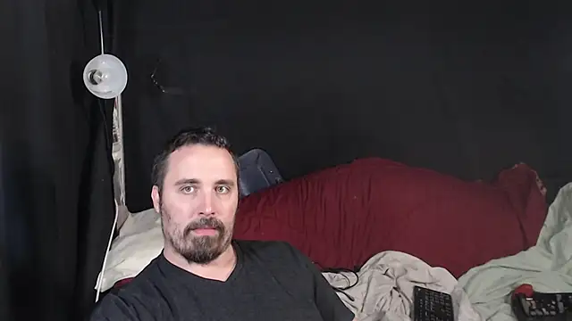 Snapshot of Metalstud chatting on 10-17-25, 03:43 Metalstud online show from 10-17-25, 03:43