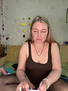Snapshot of Katti_Kissa chatting on 05-05-26, 10:07 Katti Kissa online show from 05-05-26, 10:07