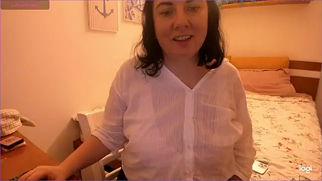 Snapshot of alisiaparril chatting on 06-11-26, 10:45 alisiaparril online show from 06-11-26, 10:45