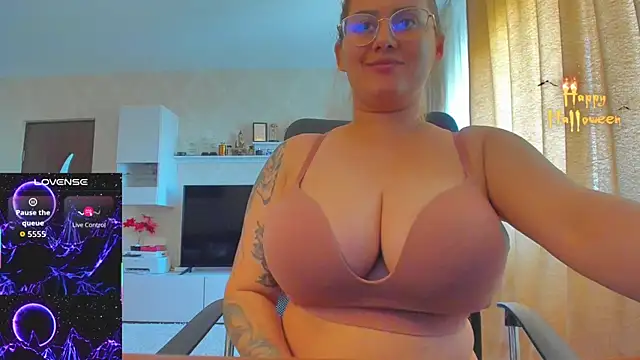 hot evil queen online show from 10-21-25, 10:36
