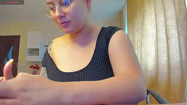 hot evil queen online show from 10-08-25, 07:43