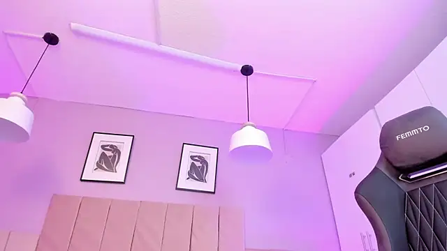 Inndrahot online show from 02-28-25, 03:48