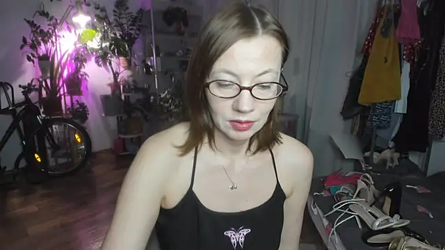 Snapshot of Constancia_pure chatting on 03-24-26, 12:49 Constancia pure online show from 03-24-26, 12:49